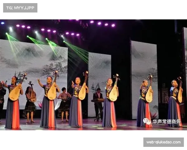 加乐镇排球联赛实践新风尚，观众为主客队同献掌声